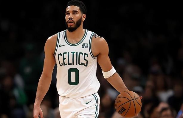 APP下载专区-塔图姆迎来十二赛季出色发挥，巴塞罗那观众热烈欢呼！观众掌声雷动(塔图姆nba数据)